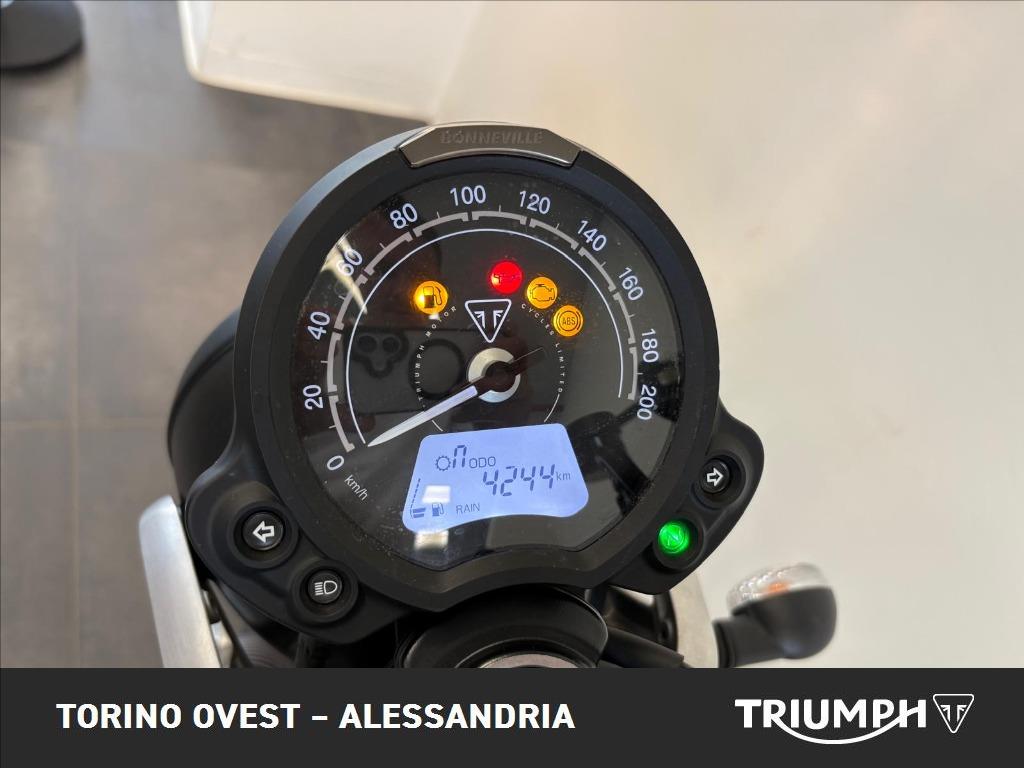 TRIUMPH Street Twin 900 