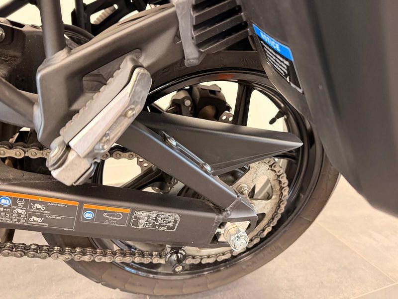 KAWASAKI Versys 650 Metallic Moondust Grey Abs