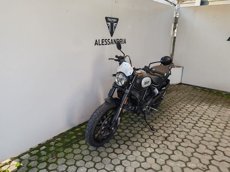 DUCATI Scrambler 800 Icon Dark