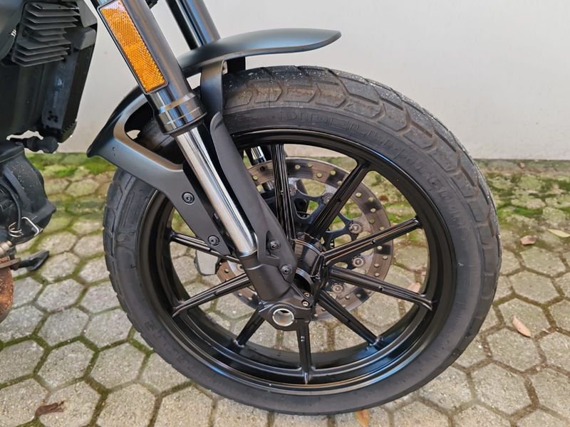 DUCATI Scrambler 800 Icon Dark