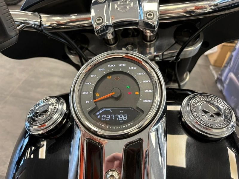 HARLEY DAVIDSON Sport Glide 107 1745 