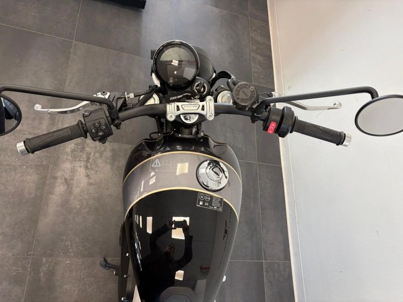 TRIUMPH Speed Twin 900 SPEED TWIN 900 EU5+