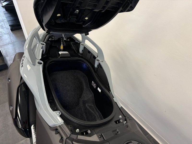 YAMAHA T-Max 560 Tech Abs