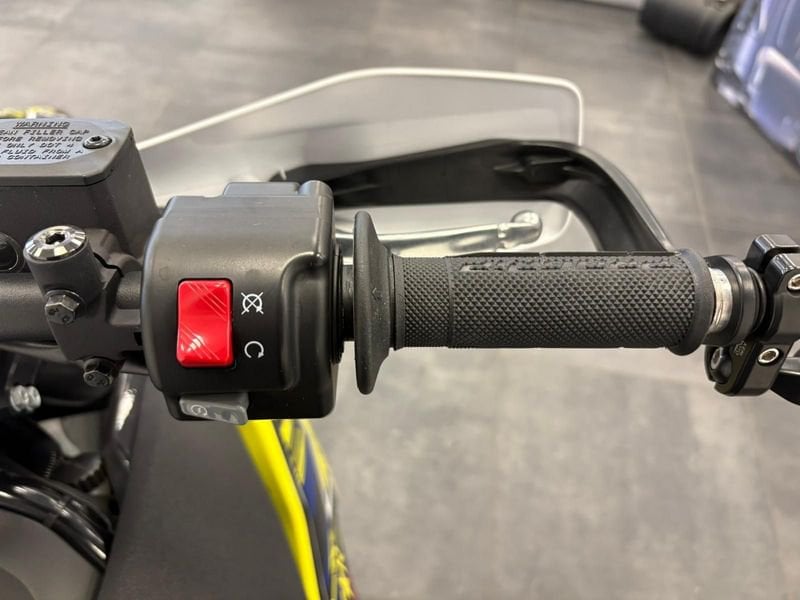 HUSQVARNA Supermoto 701 4T 