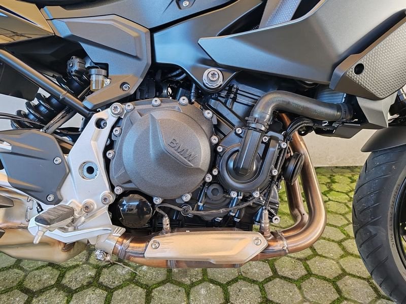 BMW F 900 XR Triple Black Abs