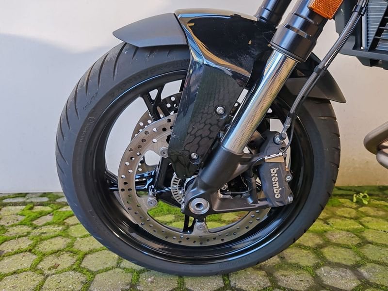 BMW F 900 XR Triple Black Abs