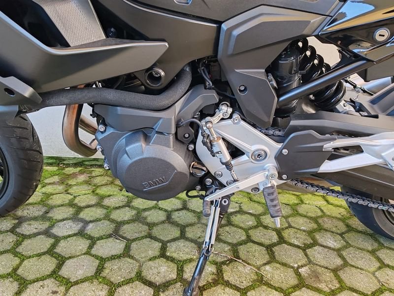 BMW F 900 XR Triple Black Abs