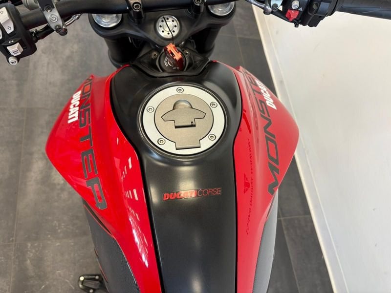 DUCATI Monster 937 Red