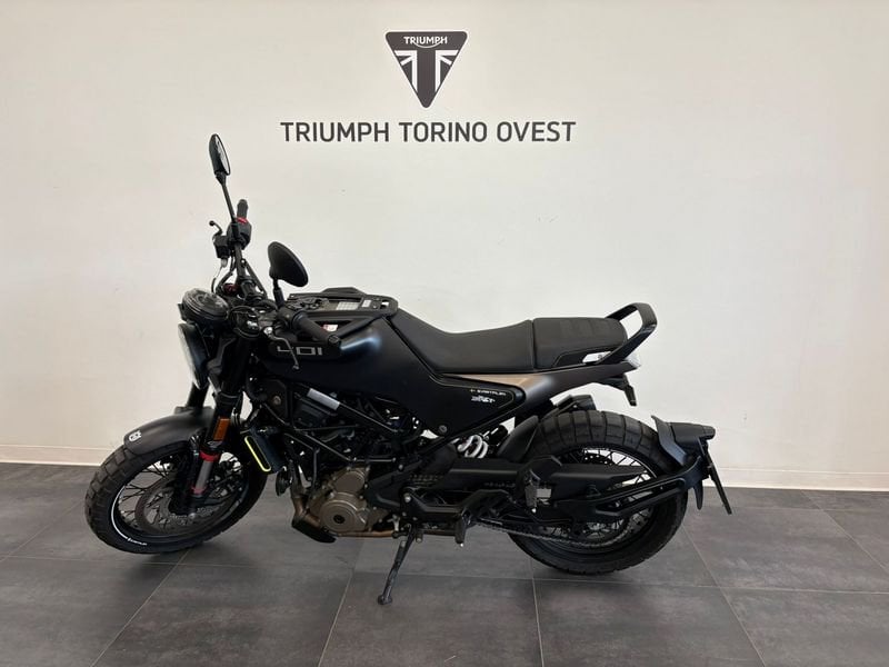 HUSQVARNA Svartpilen 401 4T