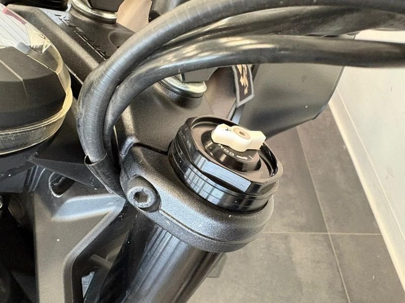 HUSQVARNA Svartpilen 401 4T