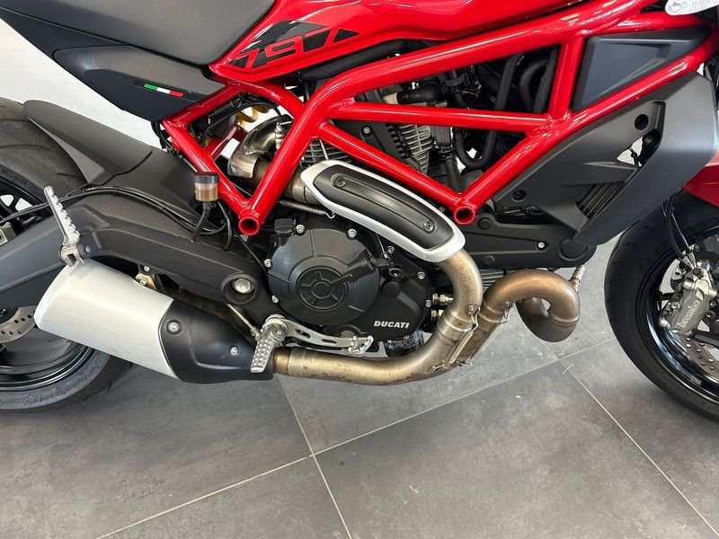 DUCATI Monster 797 Red dep.A2
