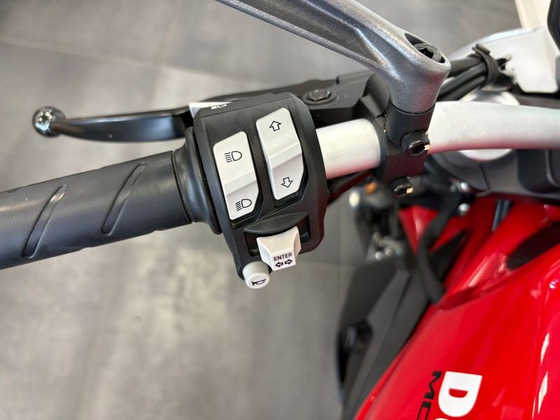 DUCATI Monster 797 Red dep.A2