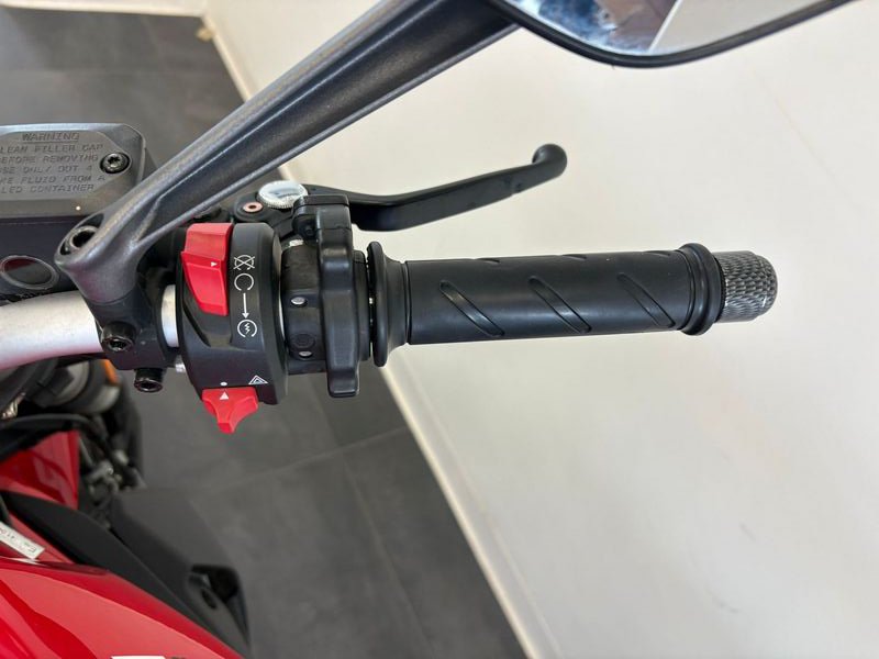 DUCATI Monster 797 Red dep.A2