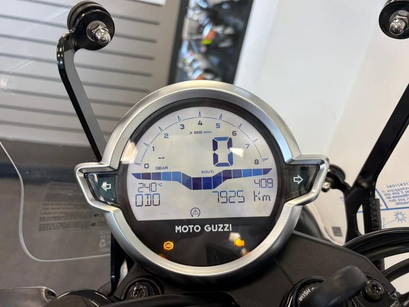 MOTO GUZZI V7 850 Stone Abs