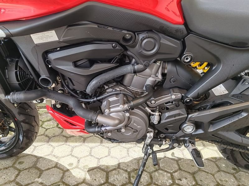 DUCATI Monster 937 plus Red